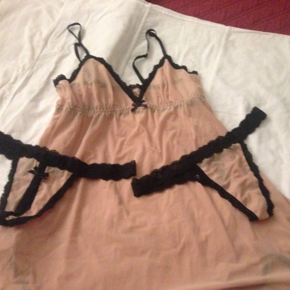 Hanky Panky Other - NEW Hanky Panky Mesh Babydoll & 2 G Strings